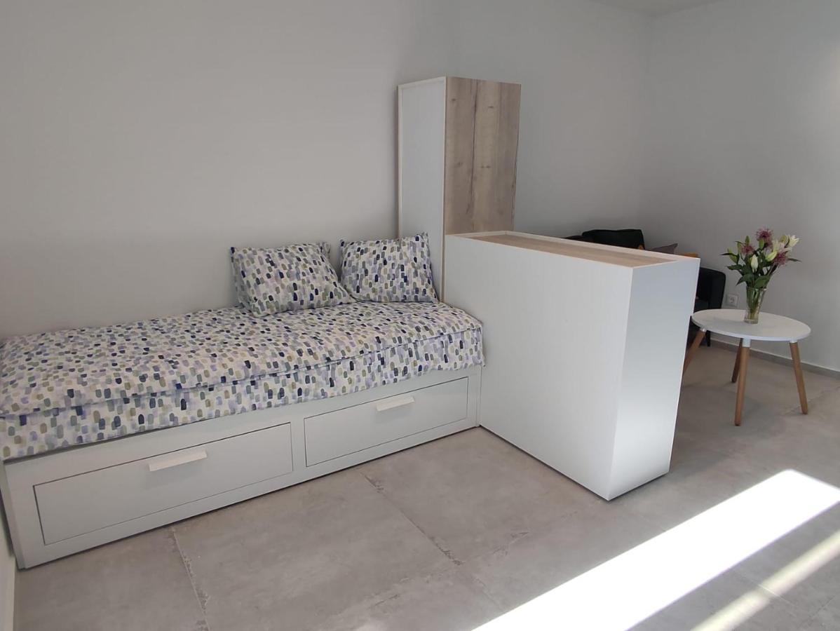 Studio Apartman Irma Cervar Пореч Екстер'єр фото