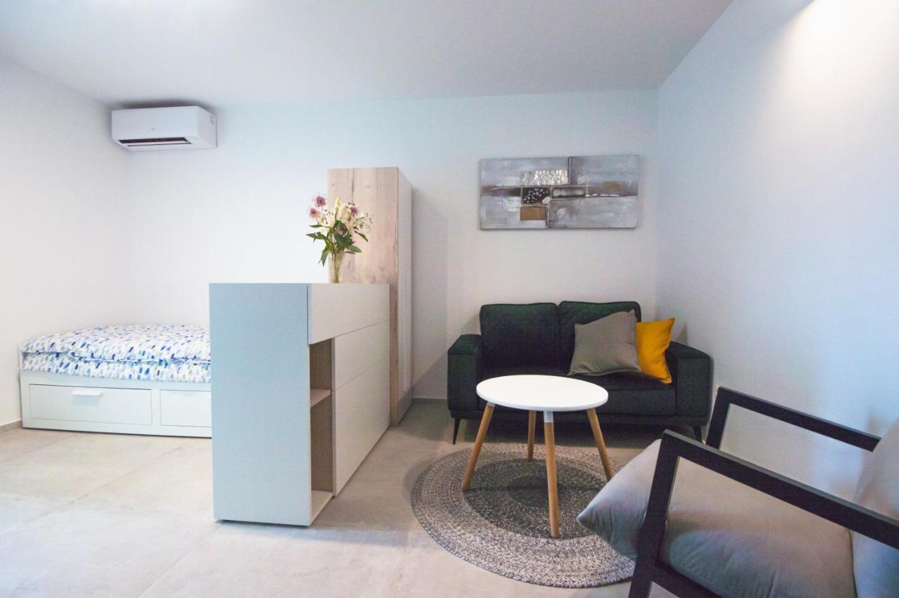 Studio Apartman Irma Cervar Пореч Екстер'єр фото